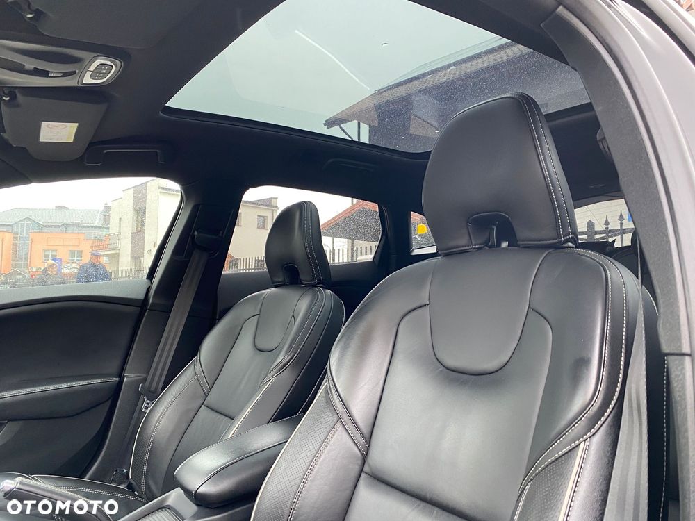 Volvo V40 D3 Geartronic RDesign - 19