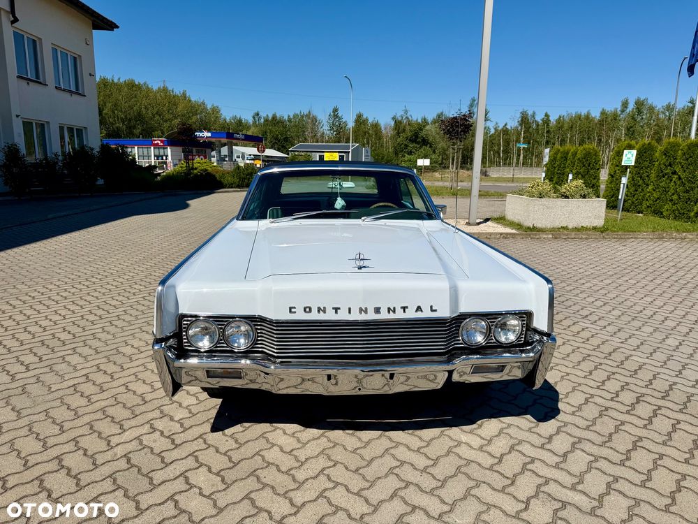 Lincoln Continental - 21