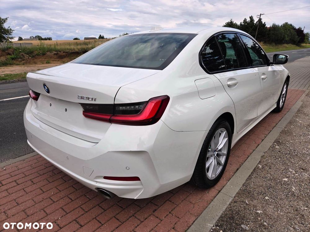 BMW Seria 3 320i GPF - 1
