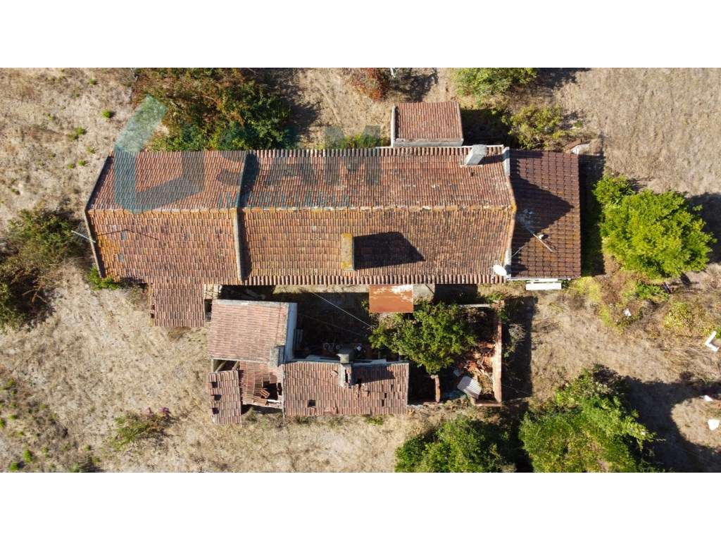 Moradia Térrea para Restauro | Terreno de malha urbana com 9.004 m² - Grande imagem: 3/50