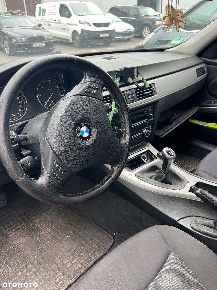 BMW Seria 3 318d - 3