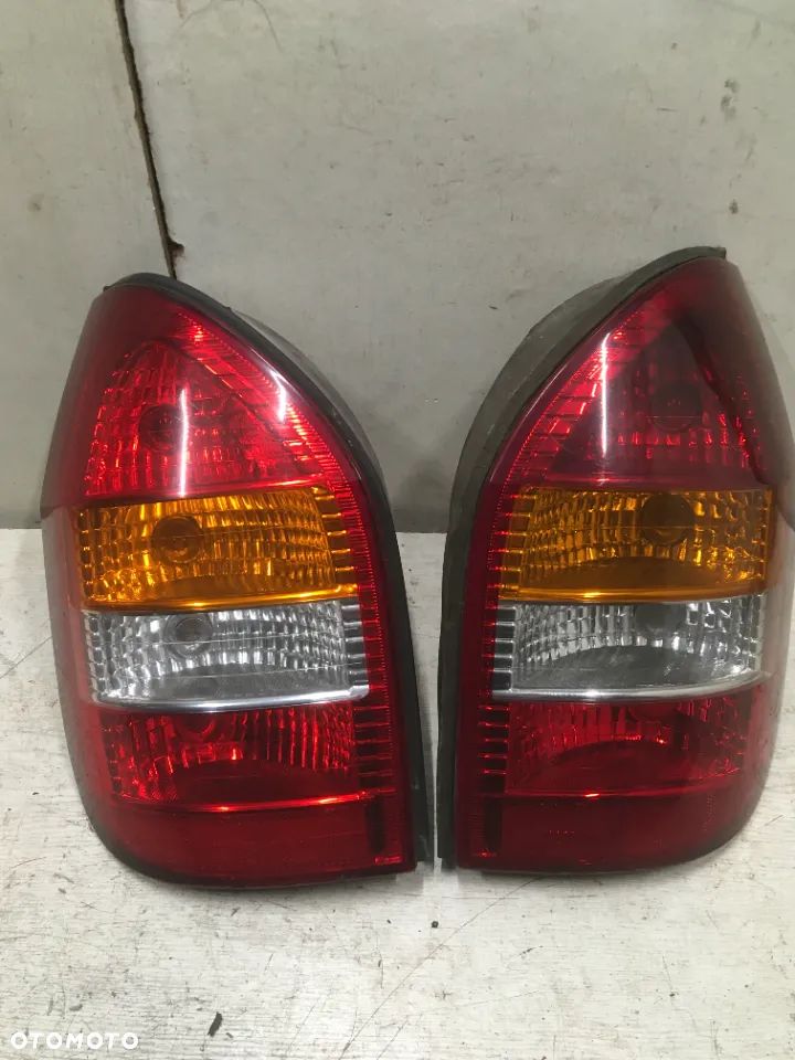 OPEL ZAFIRA A LAMPA TYŁ PRAWA LEWA - 1