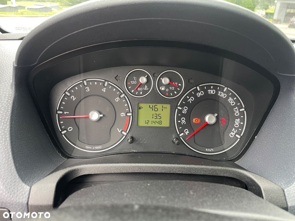 Ford Fiesta 1.3 Ambiente - 8