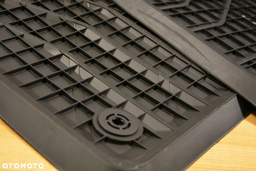 VOLKSWAGEN Passat B8 2014- dywaniki gumowe - 5