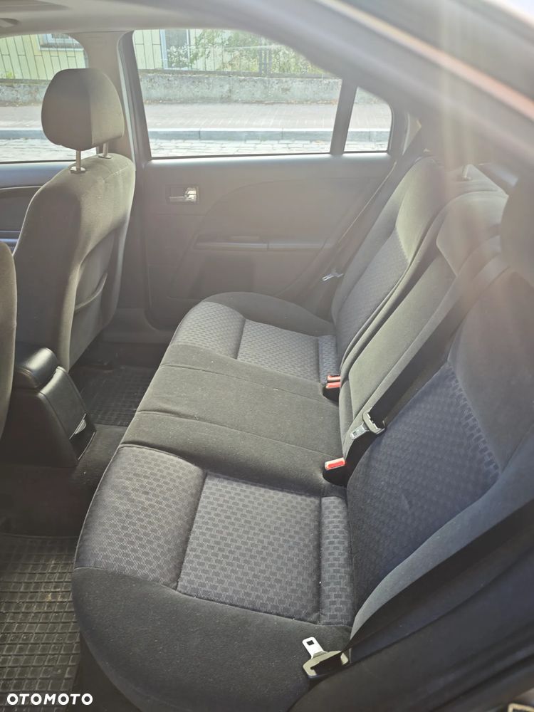 Ford Mondeo 2.0 Ghia - 6