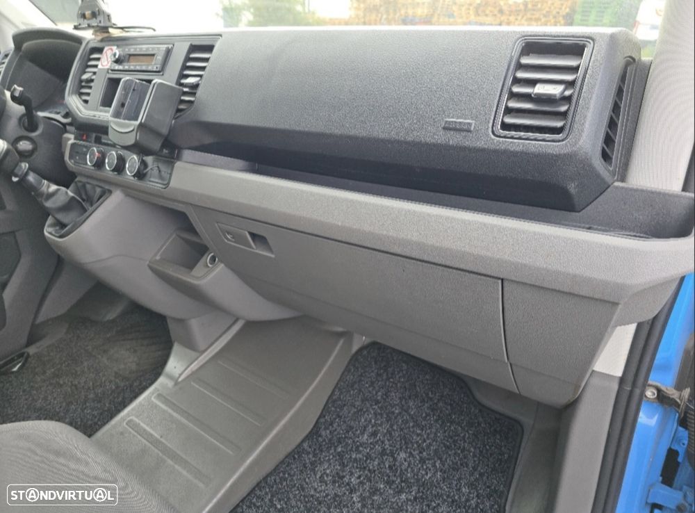 VW Crafter 35 2.0 TDI CD Médio - 6