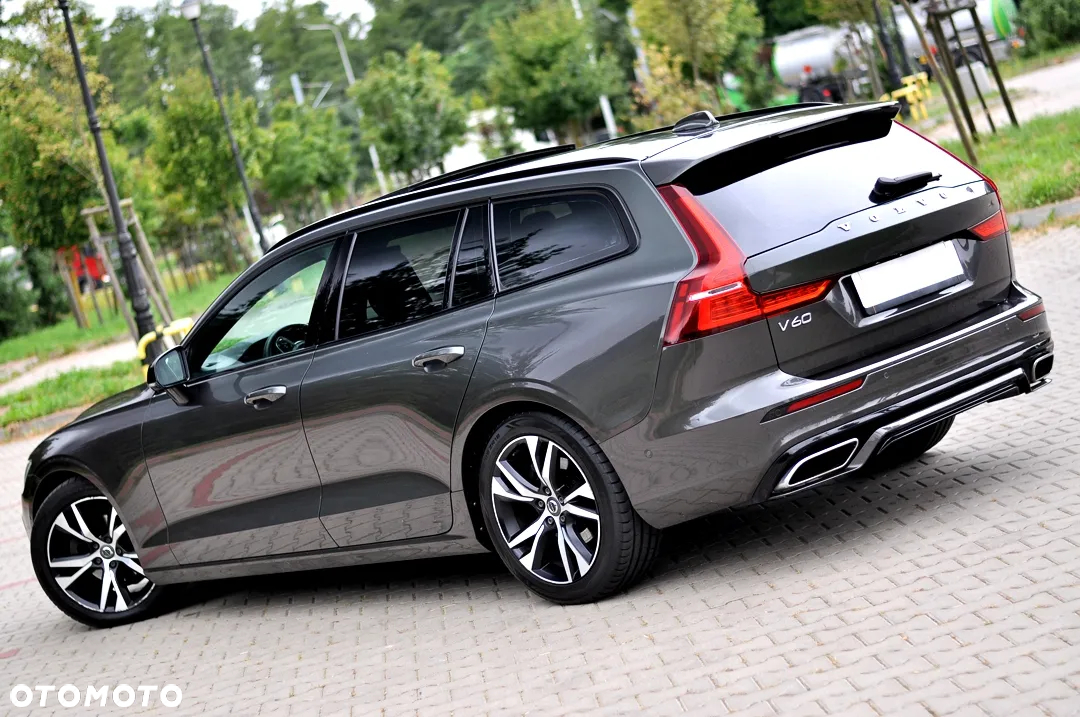 Volvo V60 D4 Geartronic R-Design - 13