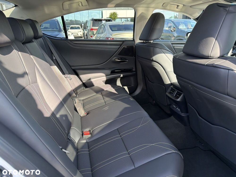 Lexus ES 300h Prestige - 10