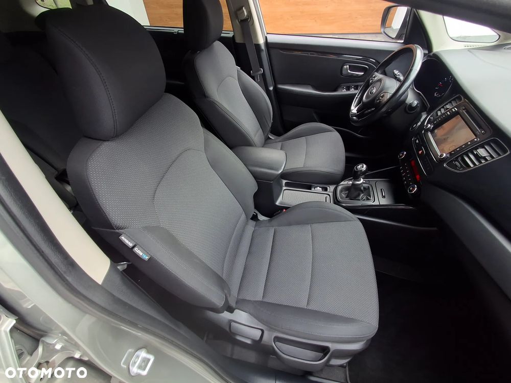 Kia Carens 1.6 GDI ISG Spirit - 15