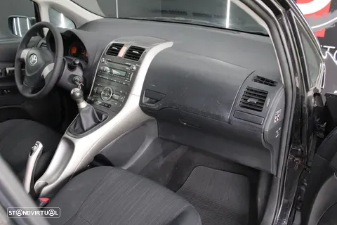 Toyota Auris 1.4 D-4D AC - 18