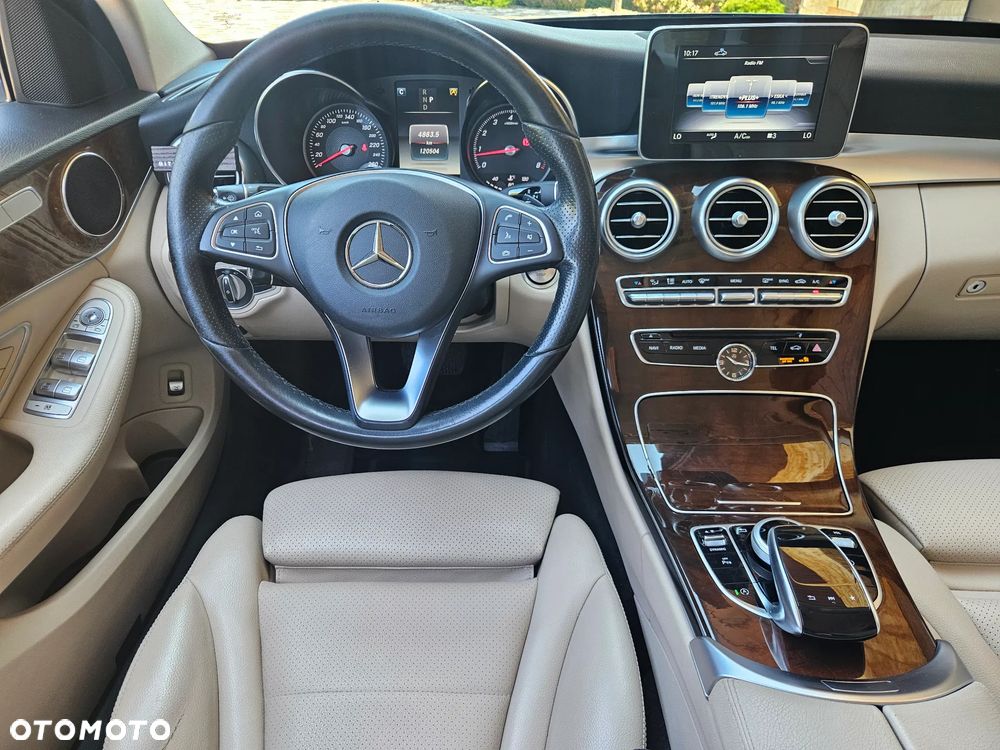 Mercedes-Benz Klasa C 200 4-Matic 9G-TRONIC - 23