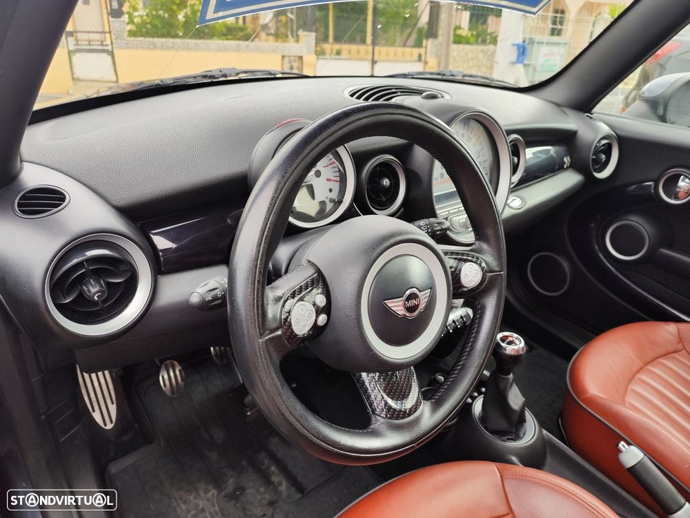 MINI 3 Portas John Cooper Works - 13