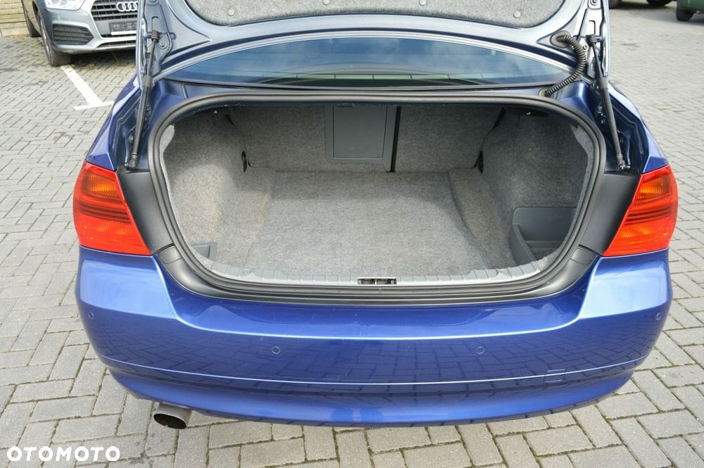 BMW Seria 3 318i - 35
