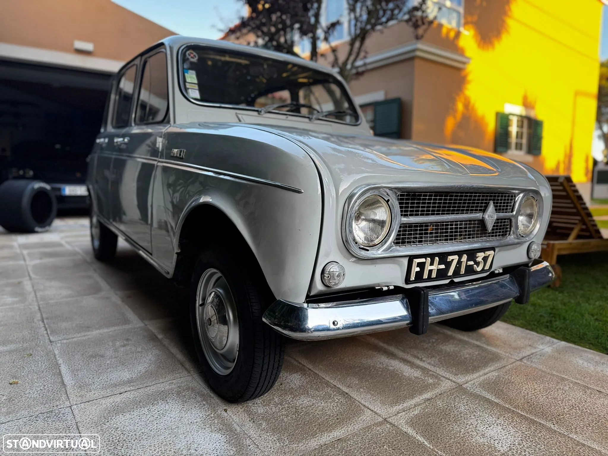 Renault 4 - 4