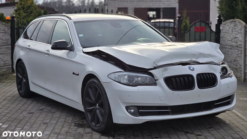 BMW Seria 5 525d - 34