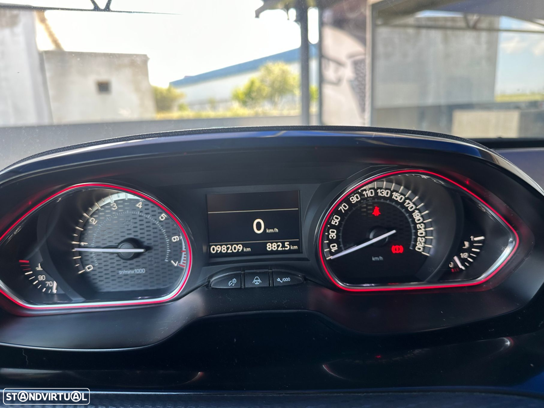 Peugeot 2008 1.2 PureTech GT Line - 24