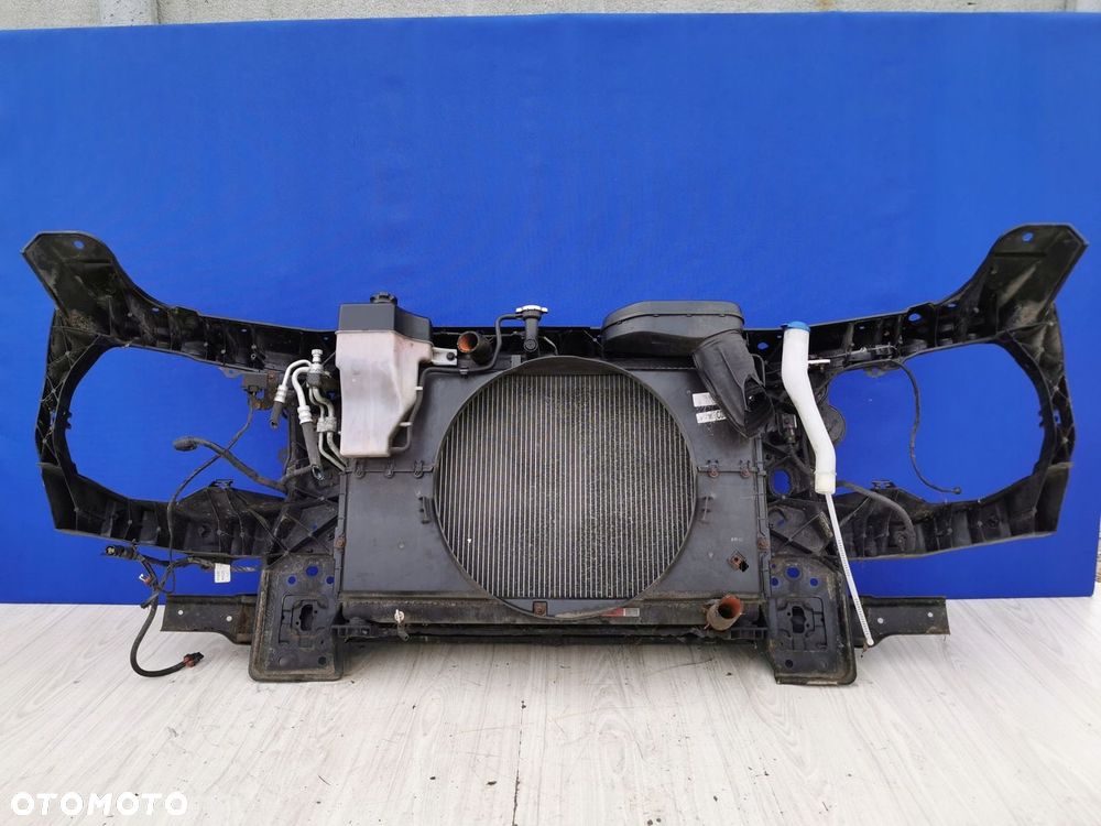 Hyundai I800 i 800 H1 2.5 CRD wzmocnienie pas przód - 2