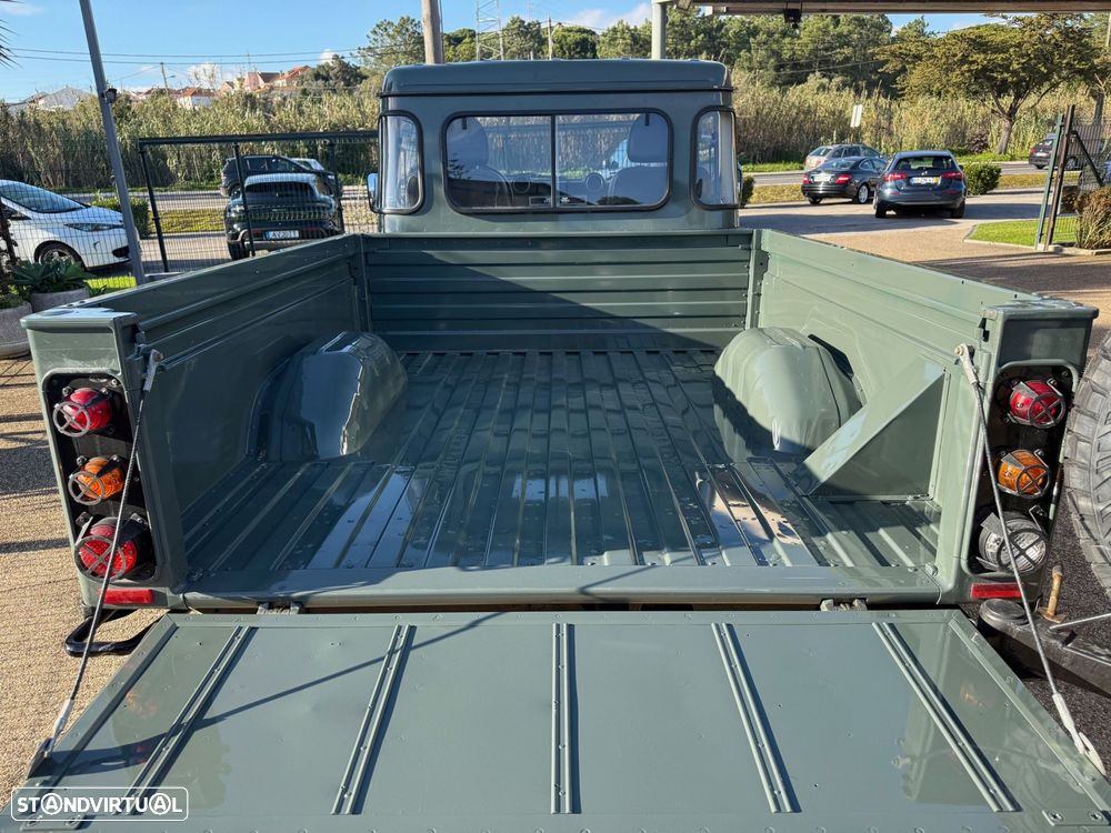 Land Rover Defender - 9