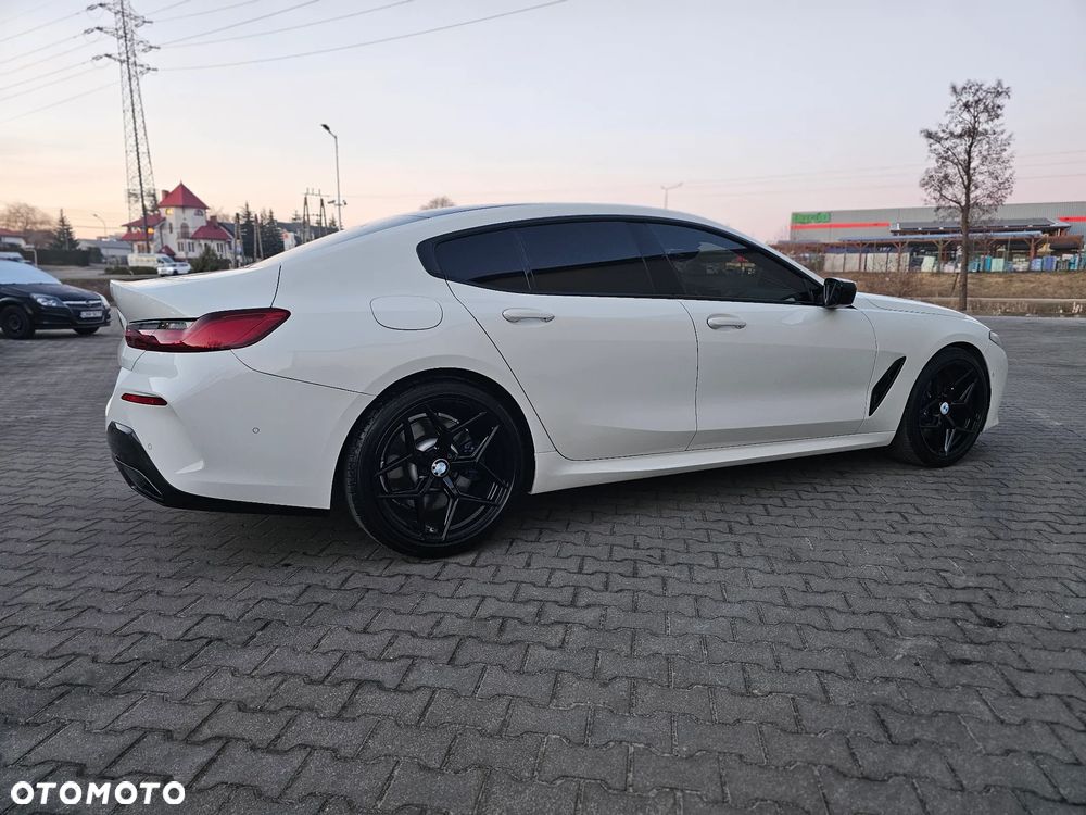 BMW Seria 8 - 13