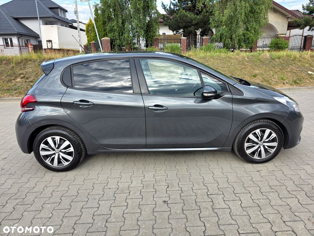 Peugeot 208 - 9