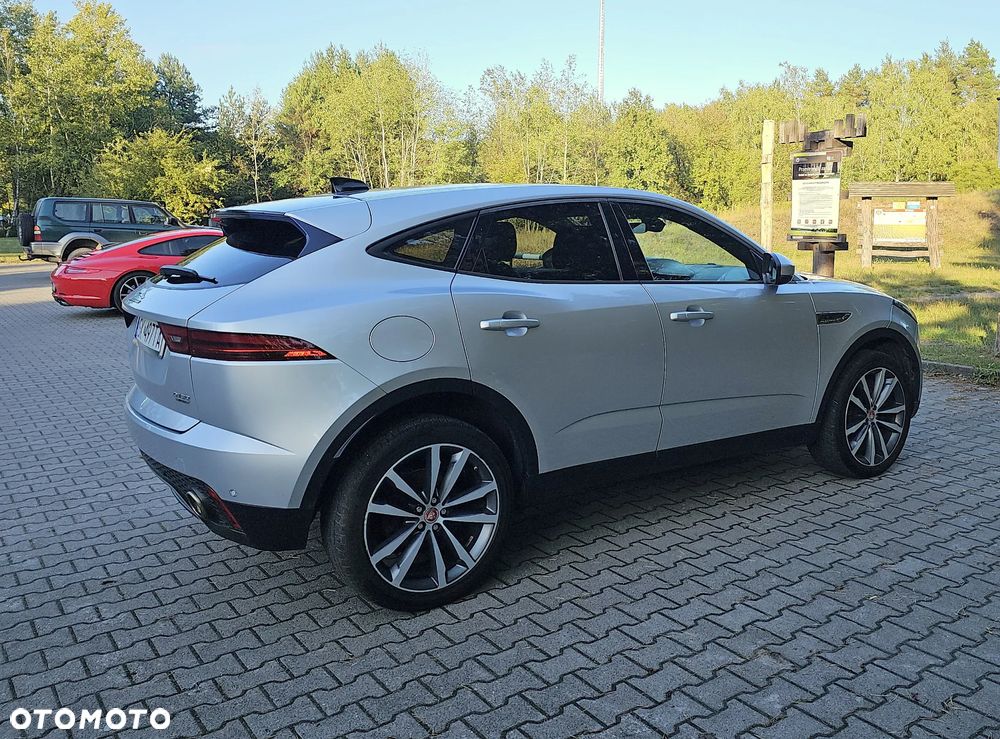Jaguar E-Pace 2.0 i4D AWD R-Dynamic S - 8