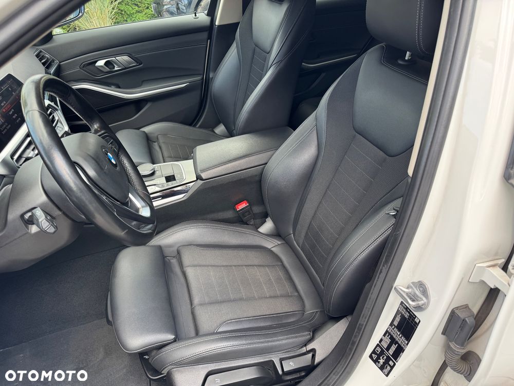 BMW Seria 3 320i xDrive Advantage sport - 18