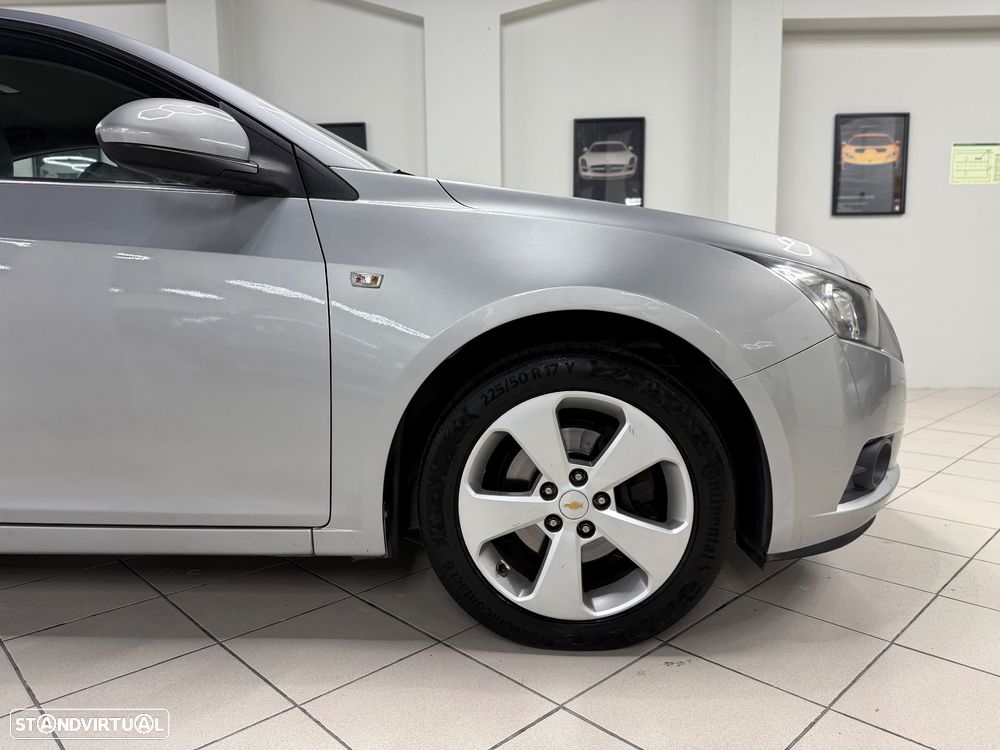 Chevrolet Cruze ver-2-0-auto-lt - 3