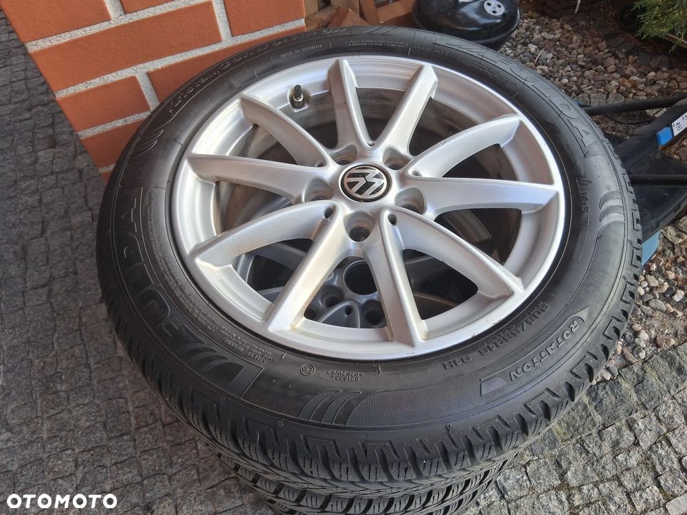 Volkswagen Touran 1.6 TDI DPF BlueMot Comfortline - 20