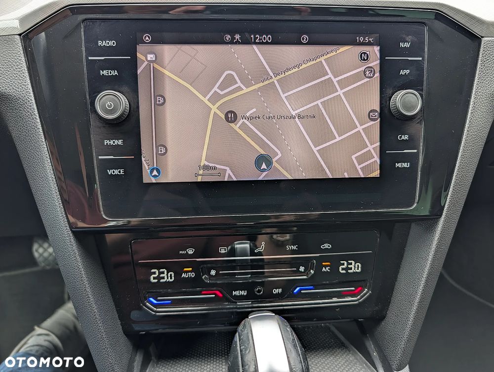 Volkswagen Passat 2.0 TDI SCR DSG - 31