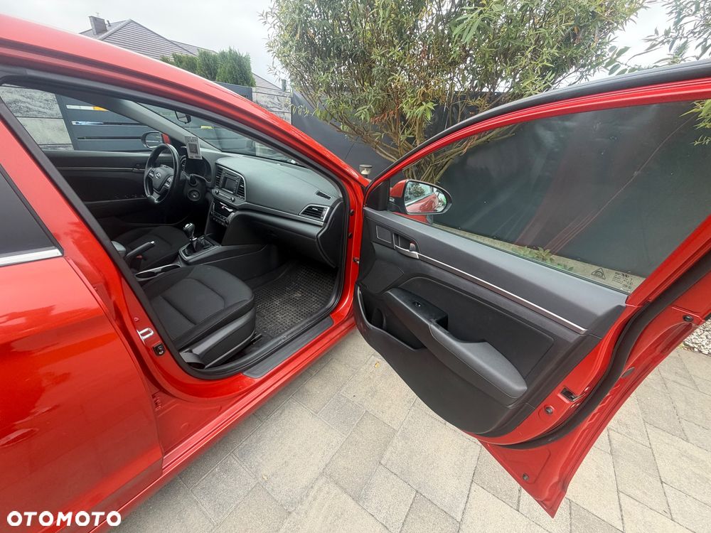Hyundai Elantra 1.6 CRDi Style - 20