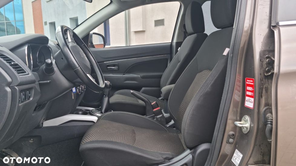 Mitsubishi ASX 1.6 Invite Navi - 24