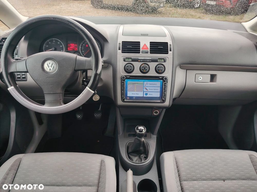 Volkswagen Touran 1.6 Welcome - 10