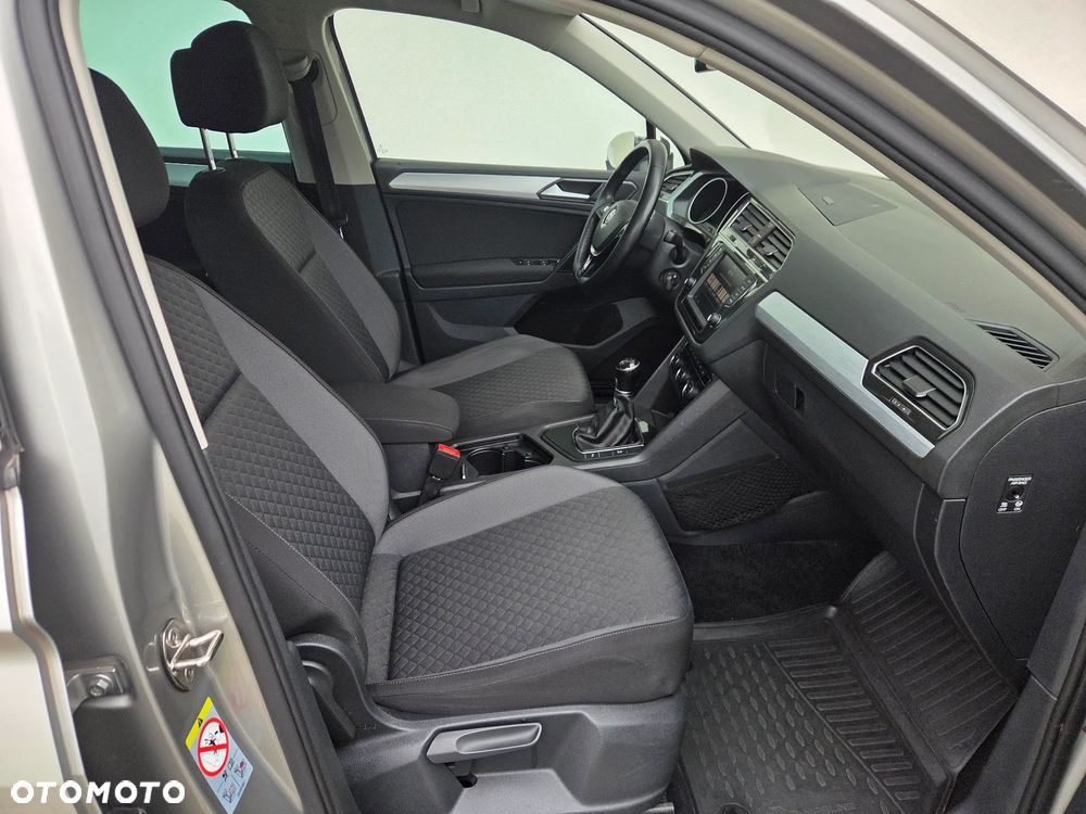 Volkswagen Tiguan - 11