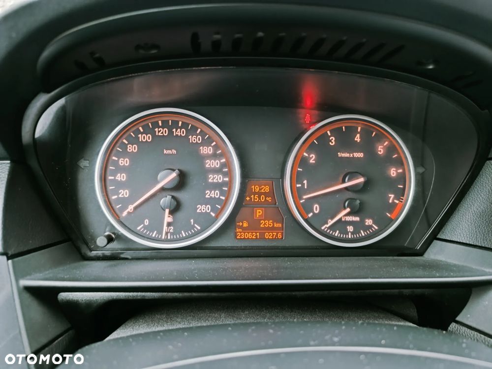 BMW Seria 5 525i - 36