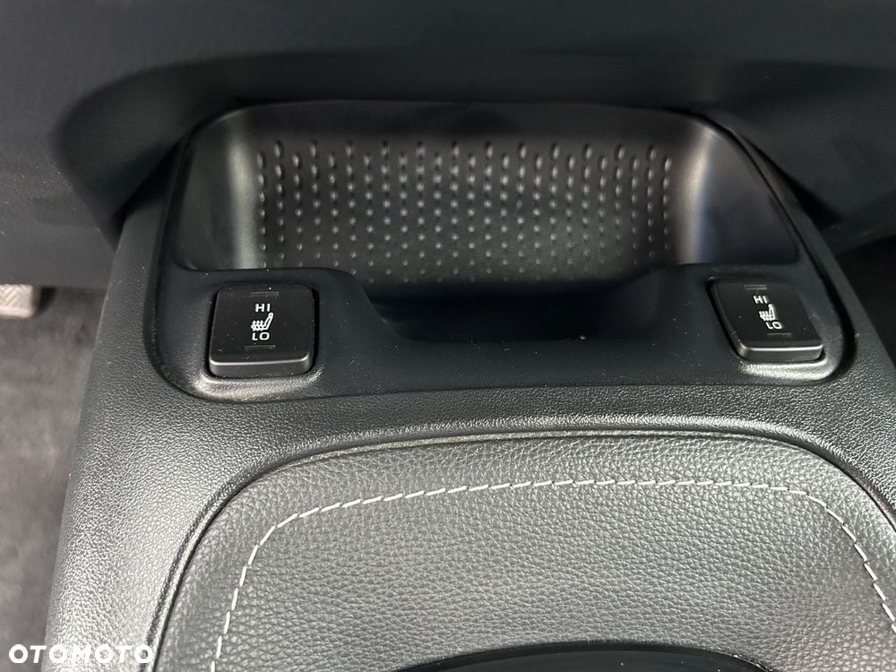Toyota Corolla 1.8 Hybrid Comfort - 22