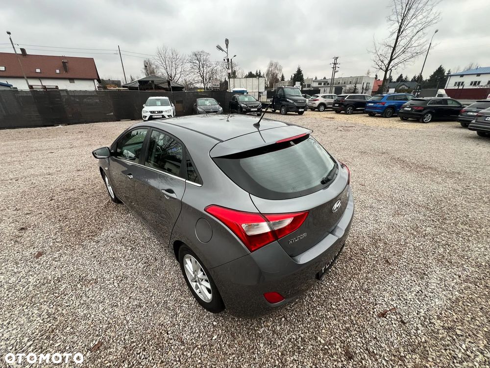 Hyundai i30 blue 1.6 GDI Trend - 32
