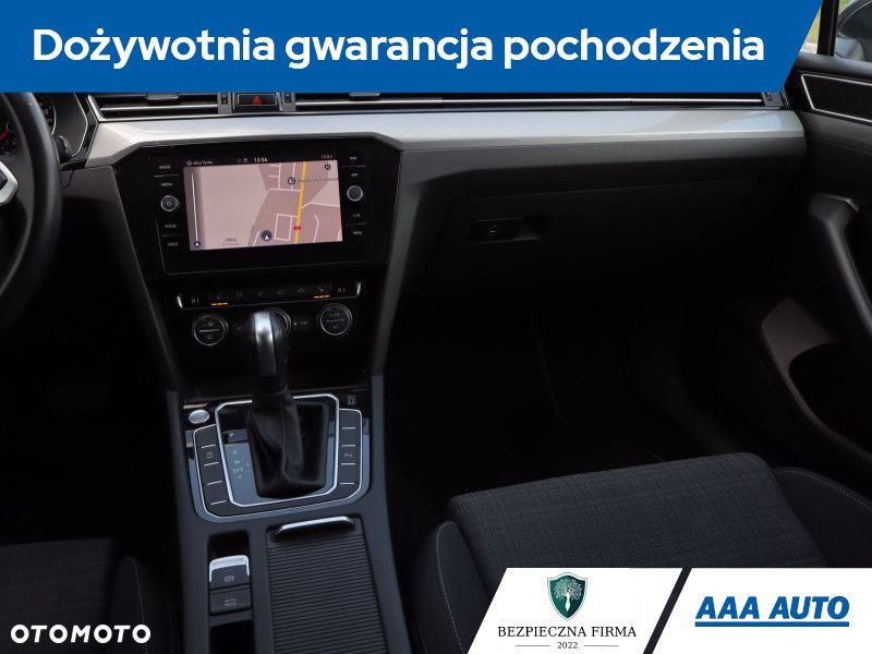 Volkswagen Passat - 9