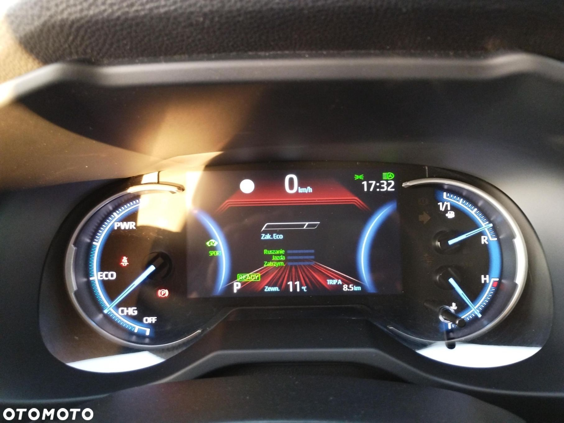 Toyota RAV4 - 16