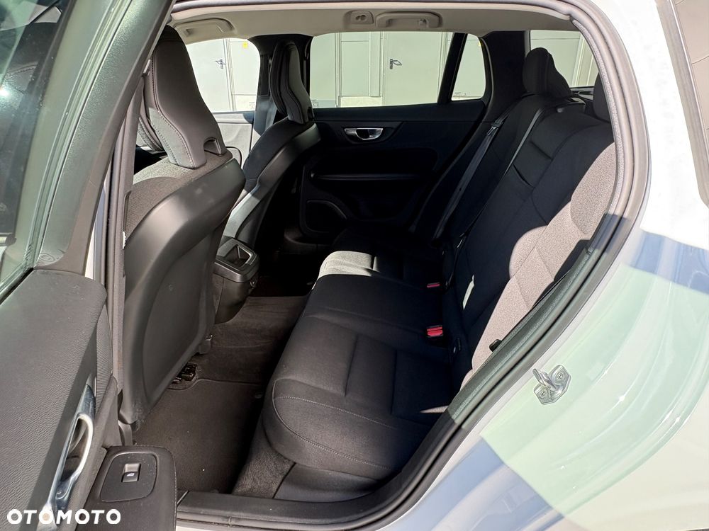 Volvo V60 B3 B Geartronic Momentum Pro - 20