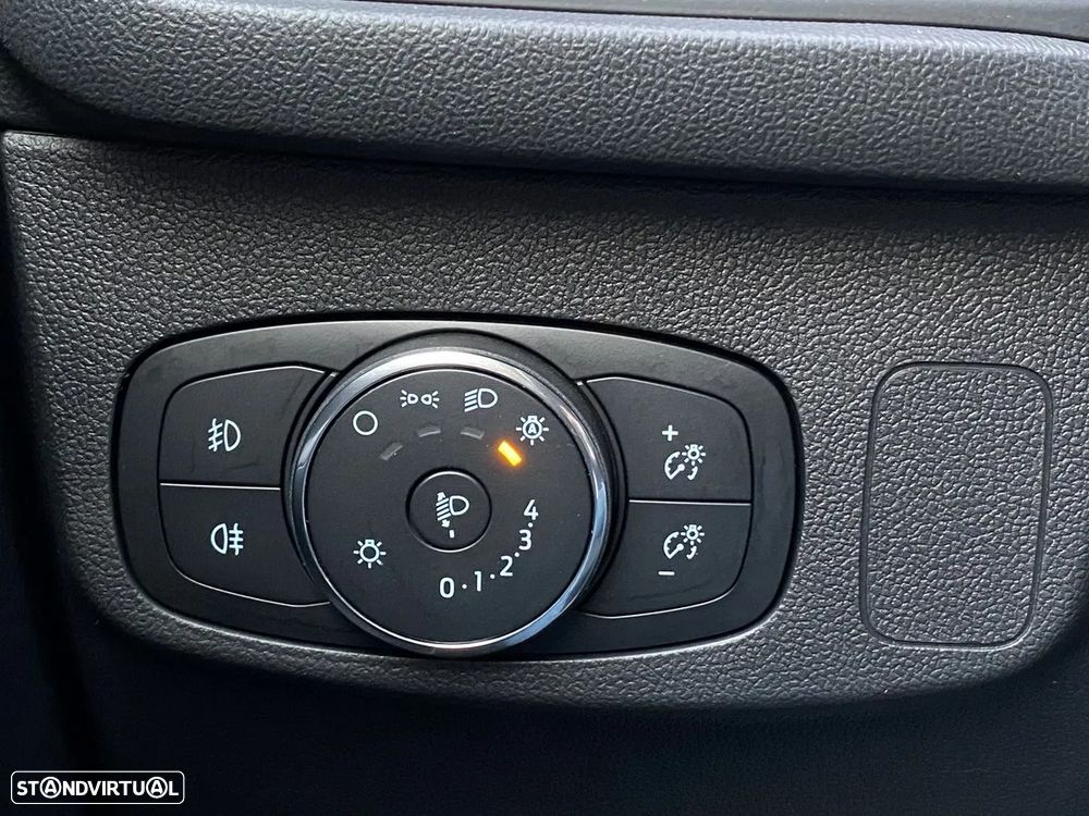 Ford Focus 1.0 EcoBoost MHEV ST-Line - 24