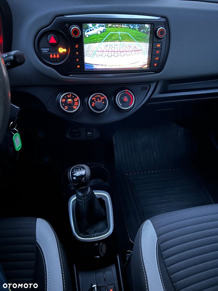 Toyota Yaris 1.33 Selection Pure - 16
