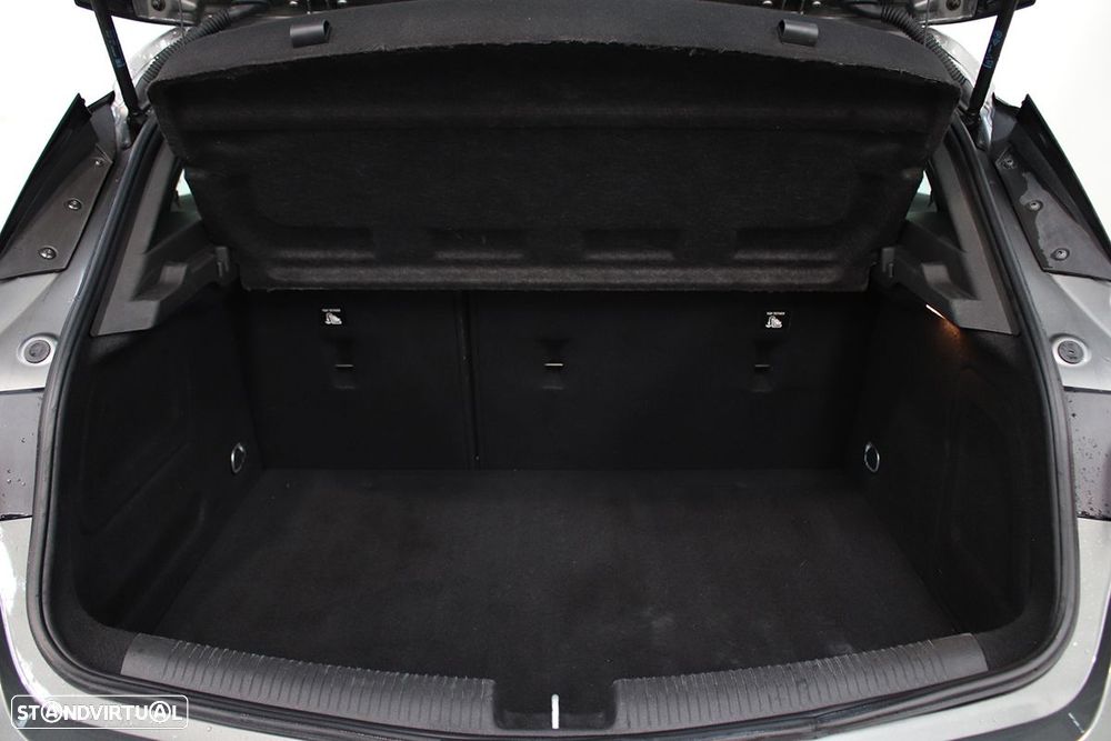 Opel Astra 1.2 T Design & Tech S/S - 24