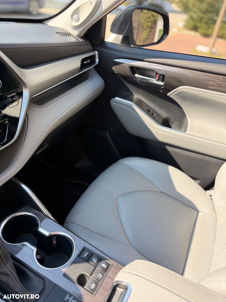 Toyota Highlander 2.5 L Dynamic Force 248CP Luxury Metallic - 20