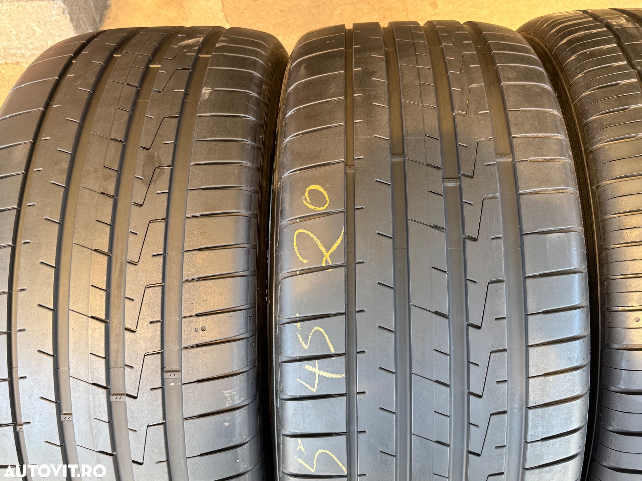 Vând 4 anvelope 295/45/20 hankook de vară ca noi - 2
