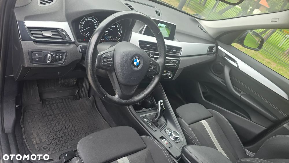 BMW X1 sDrive18i - 11