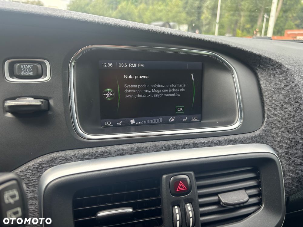 Volvo V40 D2 R-Design - 13