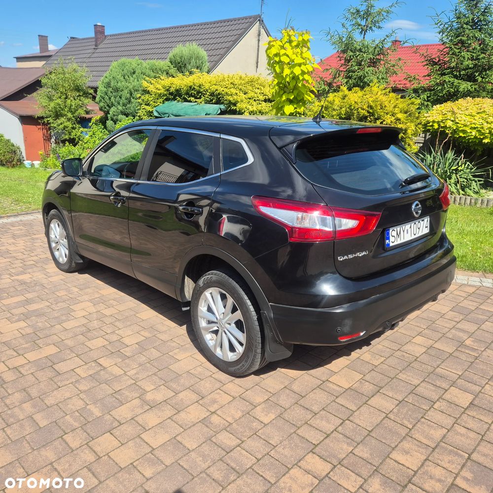 Nissan Qashqai 1.6 dCi 4 x 4 DPF Start/Stop tekna - 2