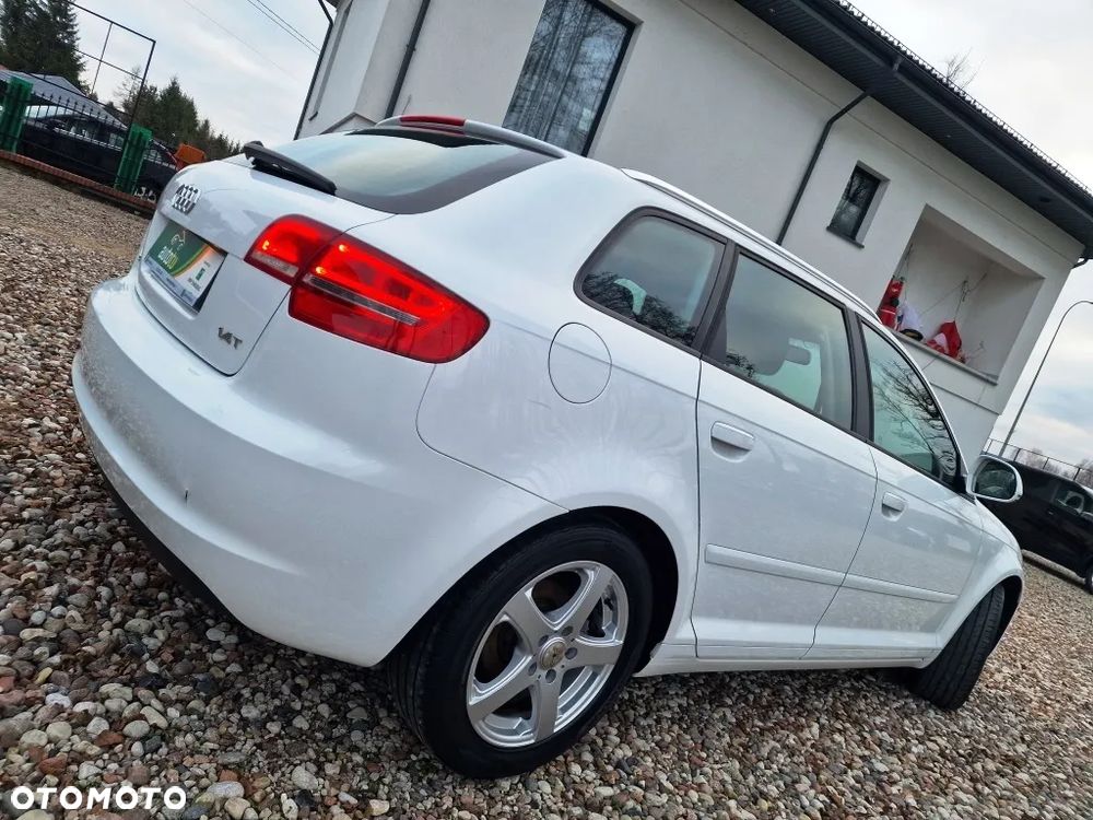 Audi A3 Sportback - 6