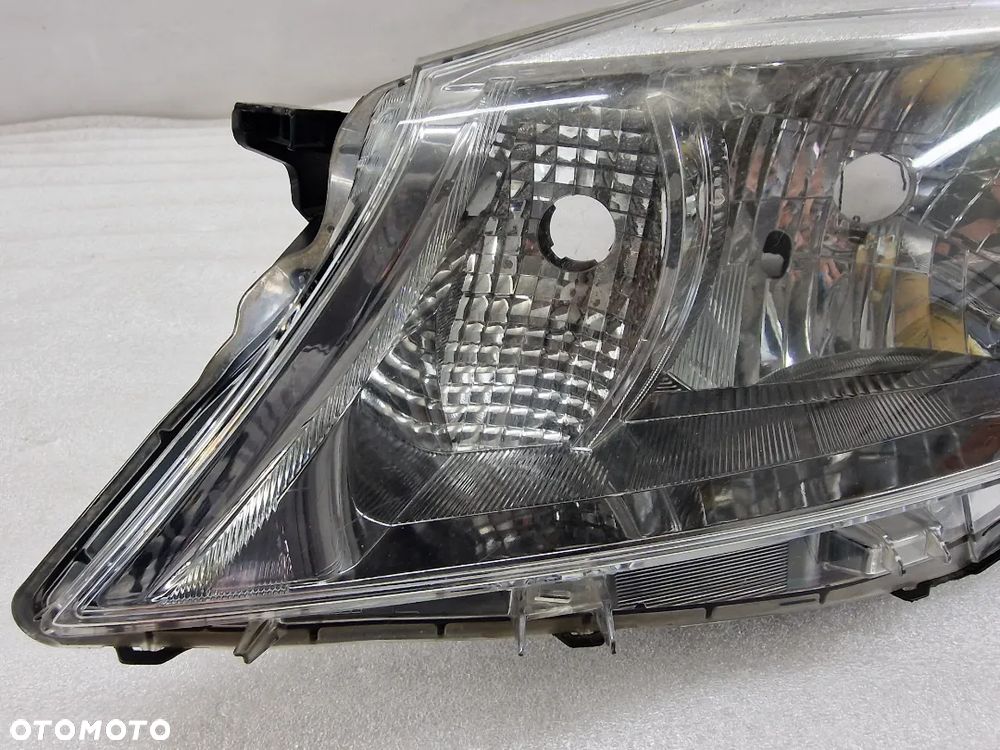 TOYOTA YARIS III 3 11- LEWA LAMPA PRZEDNIA PRZÓD , NR KOITO 0D-79 , NR AUKCJI LL262 - 2