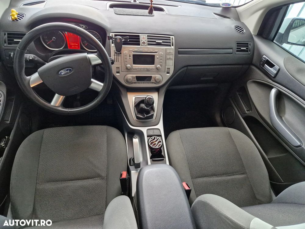 Ford Kuga 2.0 TDCi 2x4 Titanium - 18